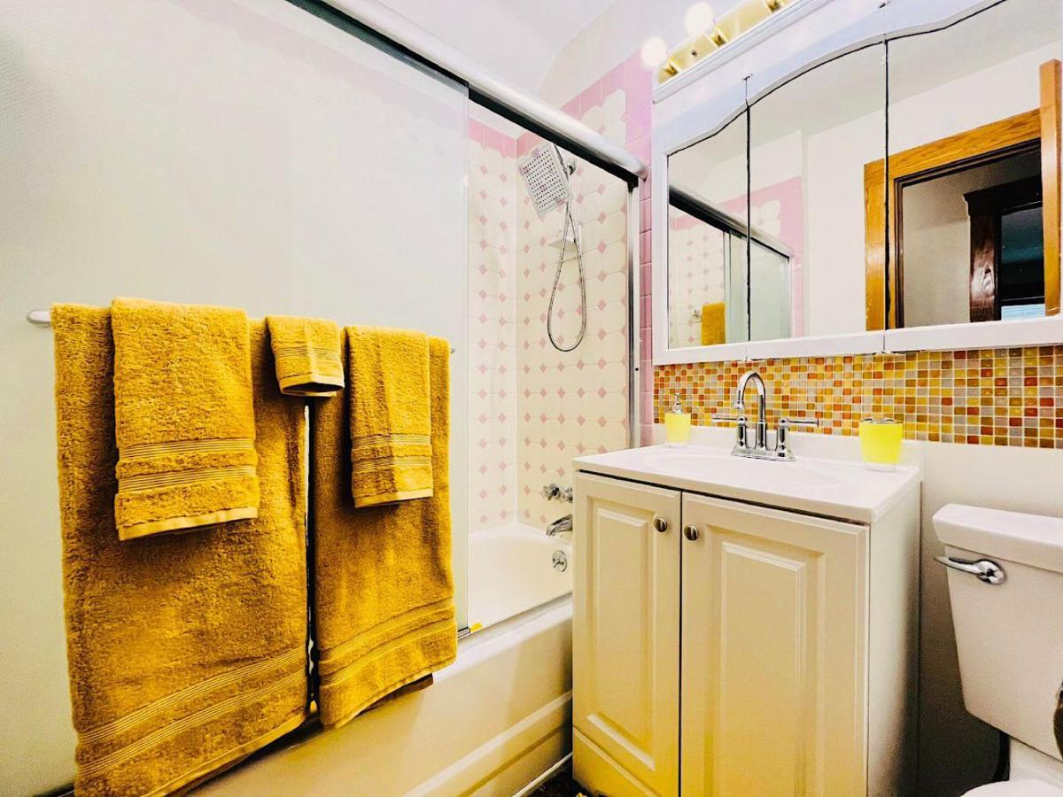 The Amber Retreat - Brooklyn Centre Comfort - Charming Space For Families, Couples & Business Travelers Near Downtown - With 300Mb Wifi, Parking & Self Check-In 클리블랜드 외부 사진