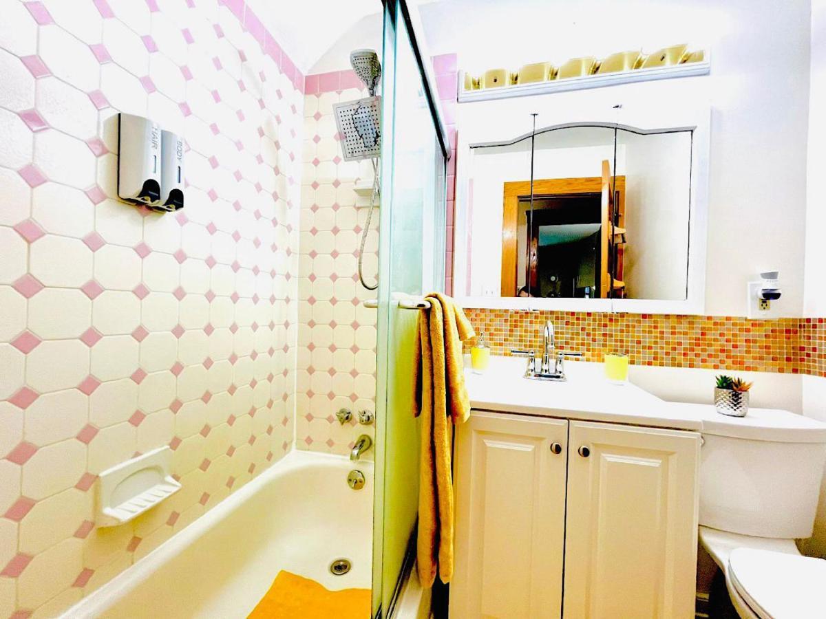 The Amber Retreat - Brooklyn Centre Comfort - Charming Space For Families, Couples & Business Travelers Near Downtown - With 300Mb Wifi, Parking & Self Check-In 클리블랜드 외부 사진
