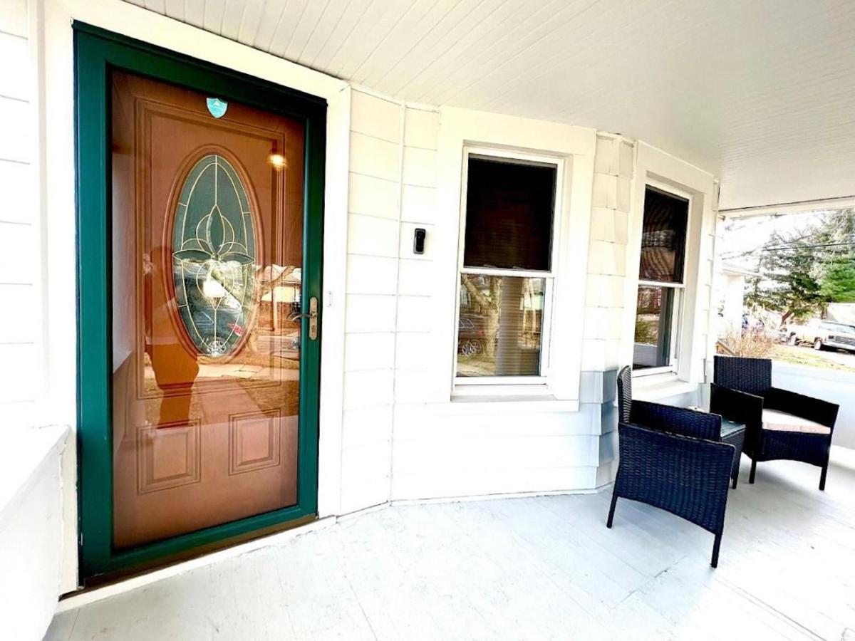 The Amber Retreat - Brooklyn Centre Comfort - Charming Space For Families, Couples & Business Travelers Near Downtown - With 300Mb Wifi, Parking & Self Check-In 클리블랜드 외부 사진