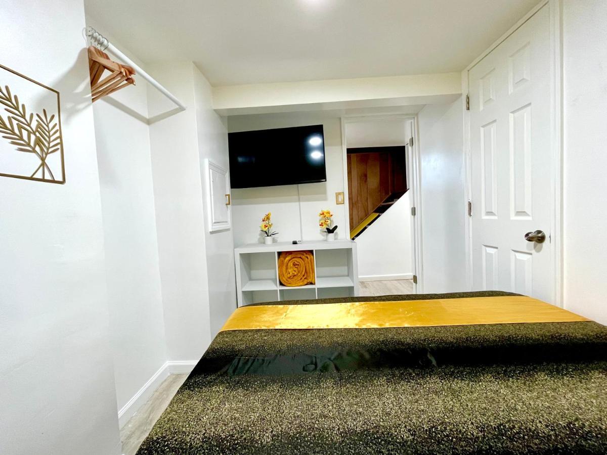 The Amber Retreat - Brooklyn Centre Comfort - Charming Space For Families, Couples & Business Travelers Near Downtown - With 300Mb Wifi, Parking & Self Check-In 클리블랜드 외부 사진
