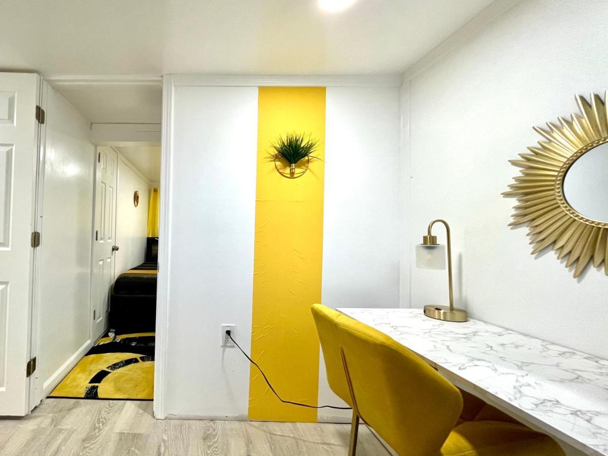 The Amber Retreat - Brooklyn Centre Comfort - Charming Space For Families, Couples & Business Travelers Near Downtown - With 300Mb Wifi, Parking & Self Check-In 클리블랜드 외부 사진