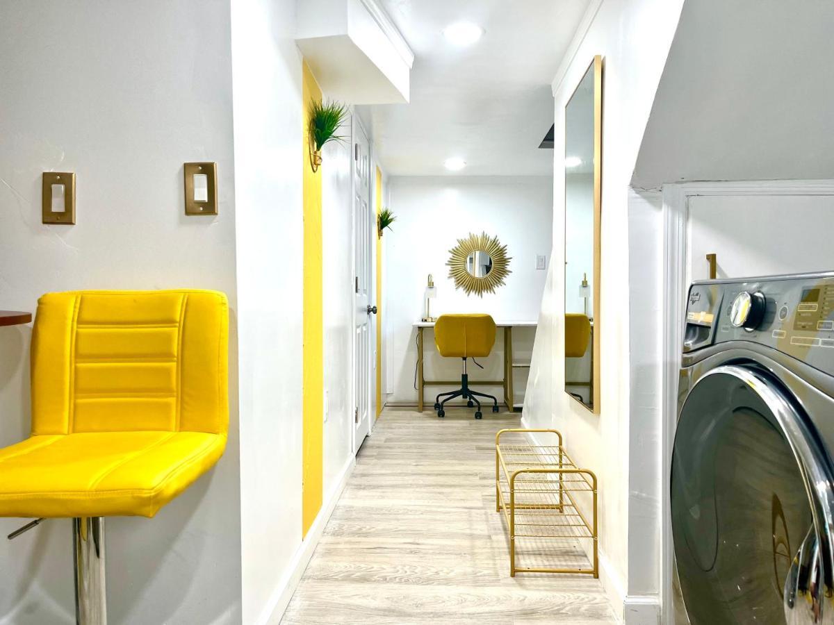 The Amber Retreat - Brooklyn Centre Comfort - Charming Space For Families, Couples & Business Travelers Near Downtown - With 300Mb Wifi, Parking & Self Check-In 클리블랜드 외부 사진