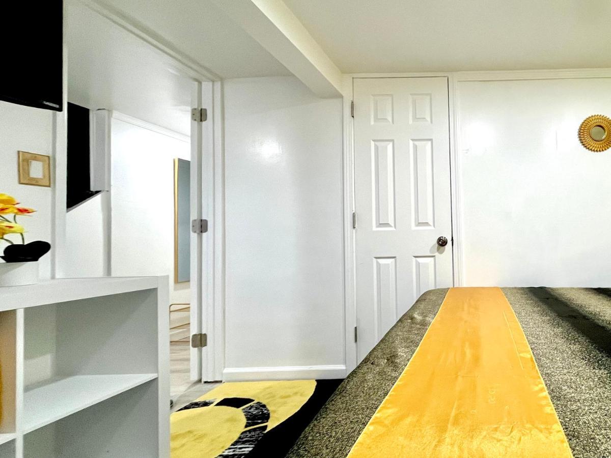 The Amber Retreat - Brooklyn Centre Comfort - Charming Space For Families, Couples & Business Travelers Near Downtown - With 300Mb Wifi, Parking & Self Check-In 클리블랜드 외부 사진